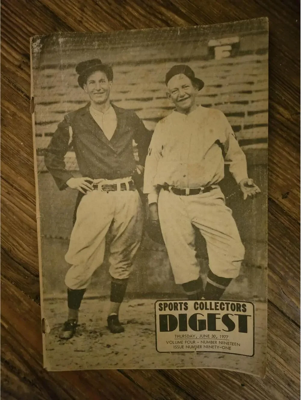 Sports Collectors Digest - June 30, 1977. Early baseball, Olivia Interview EUC